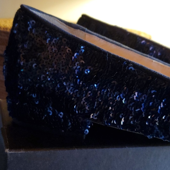 Shoes - Picture 3 of 6